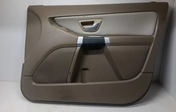 Volvo XC90 Front door card panel trim