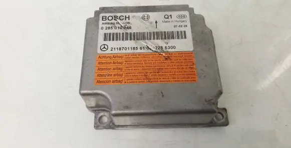 Mercedes-Benz E W211 Airbag control unit/module 2118701185 0285010146 0228630