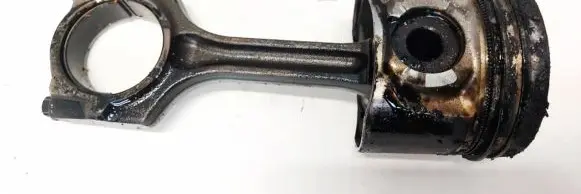 Volkswagen PASSAT B5.5 Piston with connecting rod