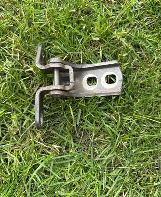 Opel Astra J Front door lower hinge 