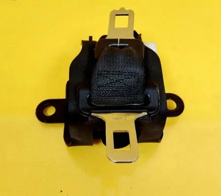 Nissan Almera Tino Middle seatbelt (rear) 88854BU205