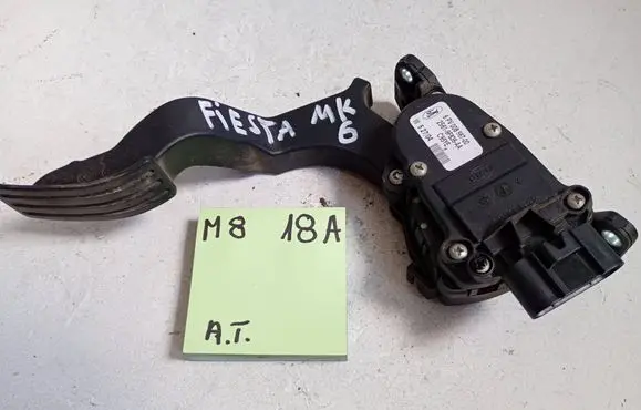 Ford Fiesta Accelerator throttle pedal 1212123