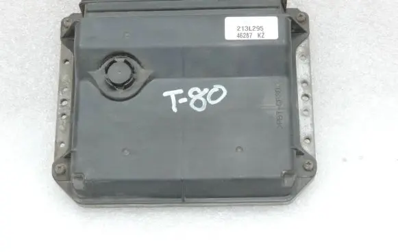 Toyota Avensis T270 Engine control unit/module 8966105J10 89661-05J10