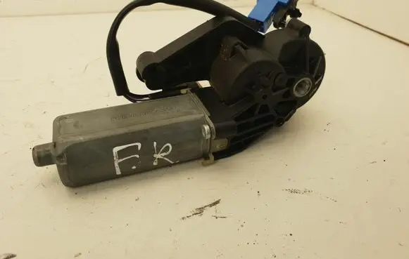 Mercedes-Benz S W221 Seat adjustment motor 0390203206