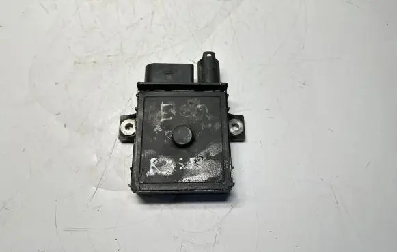 BMW 5 E60 E61 Glow plug pre-heat relay 7801201 12217801201