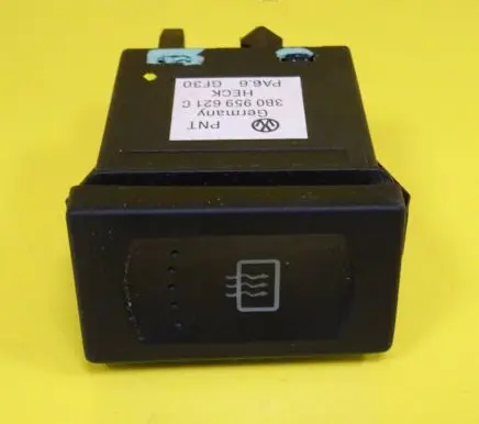 Volkswagen PASSAT B5 Windscreen/window heater switch 3B0959621C