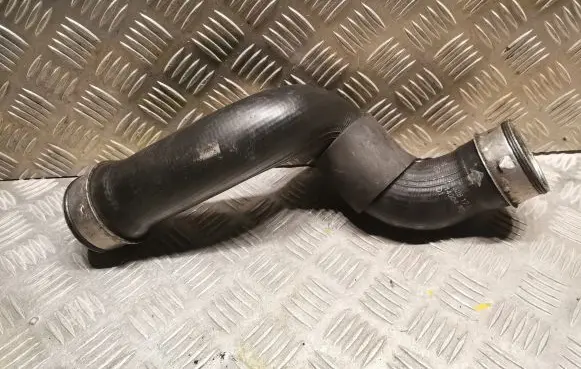 Mercedes-Benz C W203 Intercooler hose/pipe 2035281782