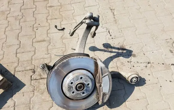 Audi A8 S8 D4 4H Front wheel hub spindle knuckle