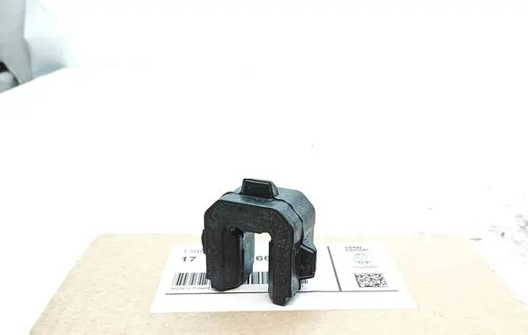 BMW i4 Radiator mount bracket 8666828