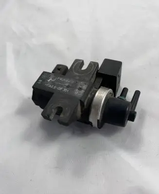BMW 5 E39 Turbo solenoid valve 72279600