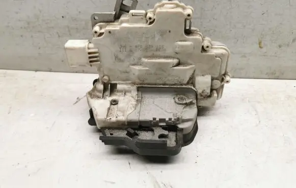 Audi A3 S3 8P Rear door lock 4F0839015