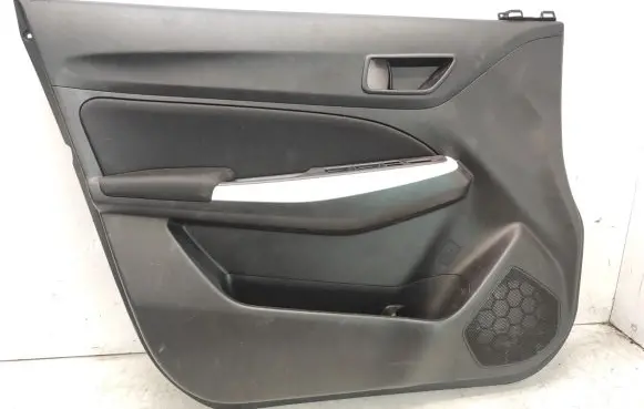 Suzuki Swift III Front door card panel trim 8372152RA 8307852RR2CTY