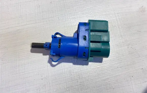 Jaguar XJ X351 Brake pedal sensor switch 6W8313480AB