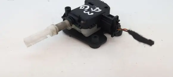 Audi A3 S3 8P Tailgate boot lock/latch motor 8E9827833
