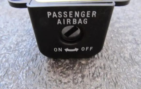 Citroen C-Zero Passenger airbag on/off switch 8610A054