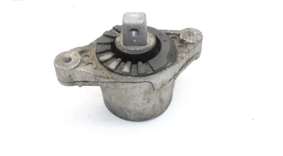 Maserati Quattroporte Engine mount bracket 06700048700