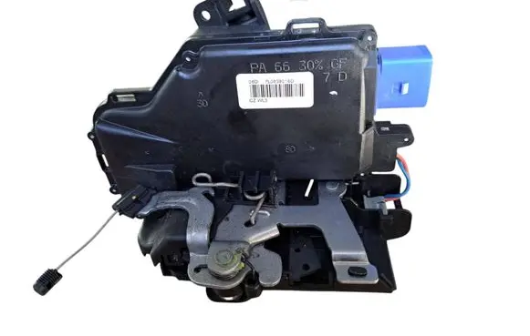 Volkswagen Golf V Rear door lock 7L0839016D