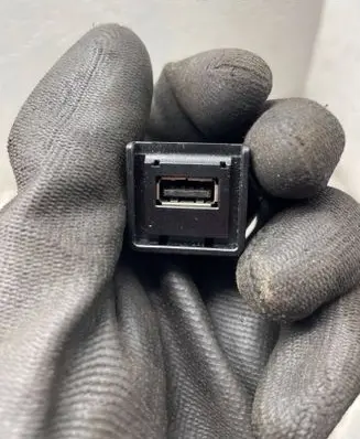 USB socket connector