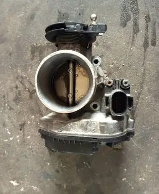 Audi A4 S4 B5 8D Throttle body valve 408-237-212068