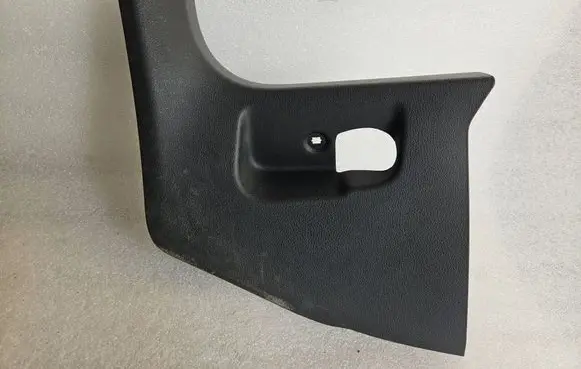 Foot area side trim