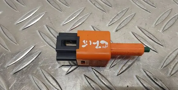 Toyota GT 86 Brake pedal sensor switch PA66GF30 5205K2
