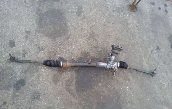 Toyota Yaris Steering rack 22014242