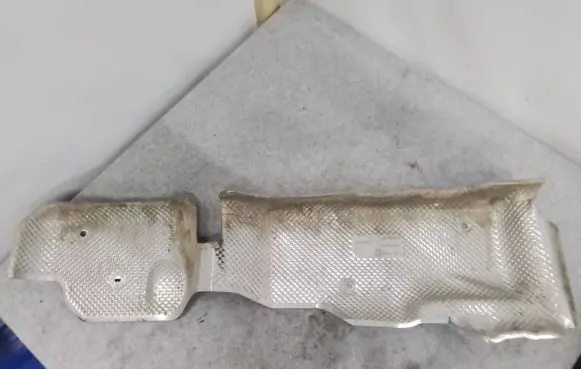 Renault Master III Exhaust heat shield 747610994R 300421879 0000620
