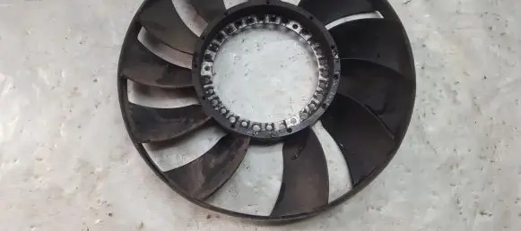 Volkswagen PASSAT B5 Fan impeller 059121301A