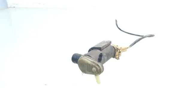 Ford Focus Windscreen/windshield washer pump 93BB17K624BA