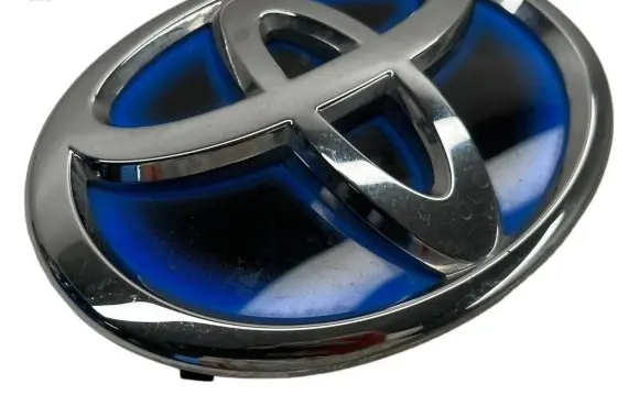 Toyota Yaris Manufacturer badge logo/emblem 753110D170 753010D130
