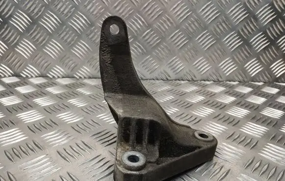 Ford Mondeo Mk III Gearbox mounting bracket 1S716P093AB