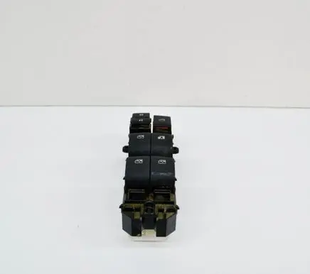 Toyota Hilux (AN120, AN130) Electric window control switch 848200K260