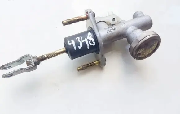 Nissan Almera N16 Clutch master cylinder