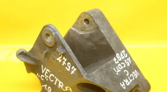 Opel Vectra C Engine mounting bracket 24459821