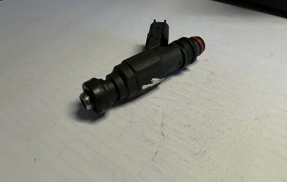Toyota Corolla E120 E130 Fuel injector 232500D030 0280156019