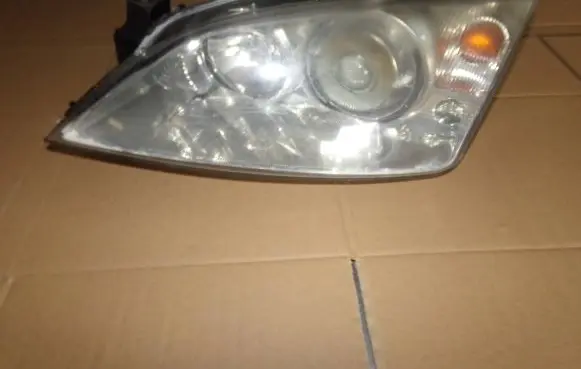 Ford Mondeo Mk III Headlight/headlamp