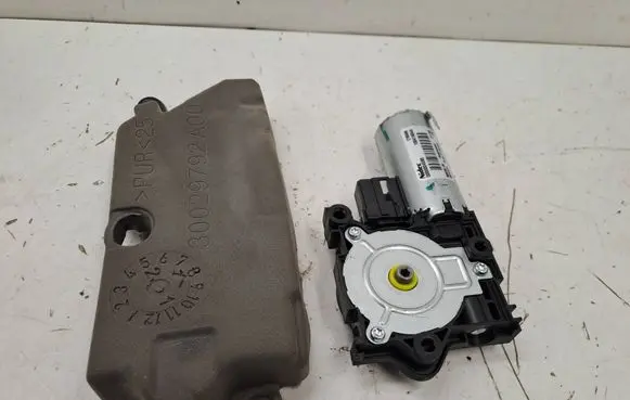 BMW X5 G05 Sunroof motor/actuator 0000004590 2785998 10041604A