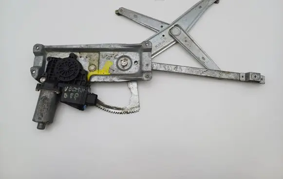 Opel Vectra B Front door window regulator with motor 0130821655 90520226