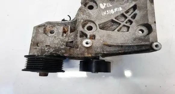 Opel Insignia A Engine mounting bracket 55582510