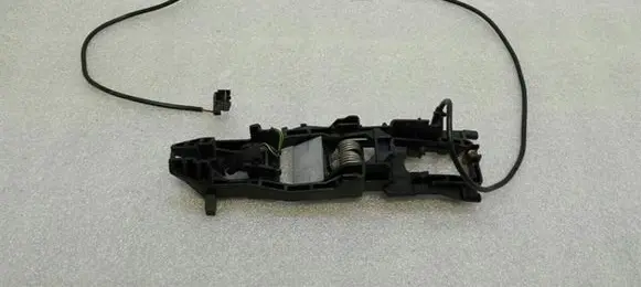 Mercedes-Benz CLS AMG C219 Front door exterior handle/bracket A2117600234