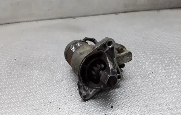 Mazda Premacy Starter motor M000T80381