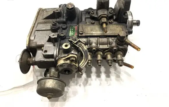 Mercedes-Benz 190 W201 Fuel injection high pressure pump 