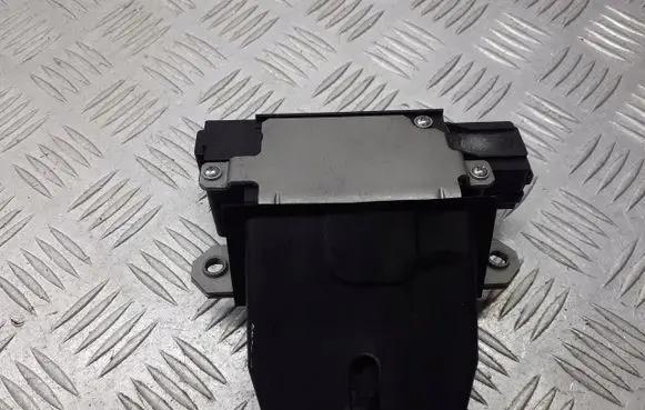 Ford Focus Tailgate exterior lock 3M51-R442A66AP