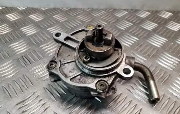 Mercedes-Benz Vito Viano W638 Vacuum pump A6112300165