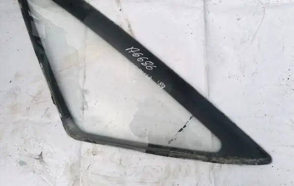 Toyota Corolla E90 Rear side window