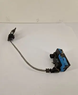 Volvo XC90 Rear door lock 08626599