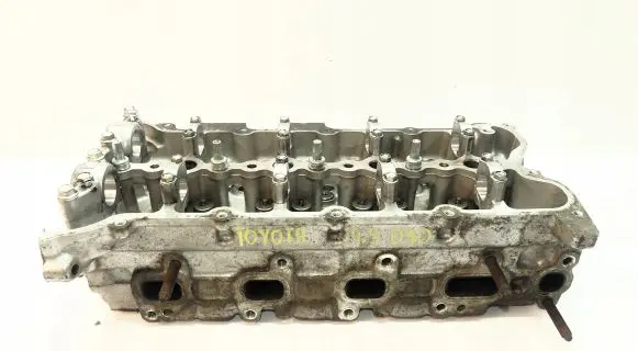 Toyota Land Cruiser (J200) Engine head 