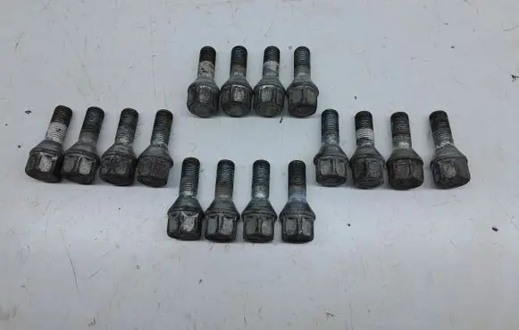 Peugeot 5008 Nuts/bolts 