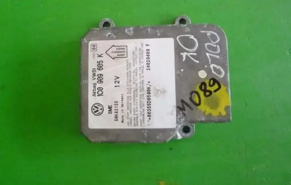 Skoda Fabia Mk1 (6Y) Airbag control unit/module 1C0909605K M089