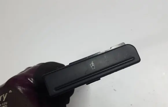 Audi A4 S4 B7 8E 8H Cup holder 